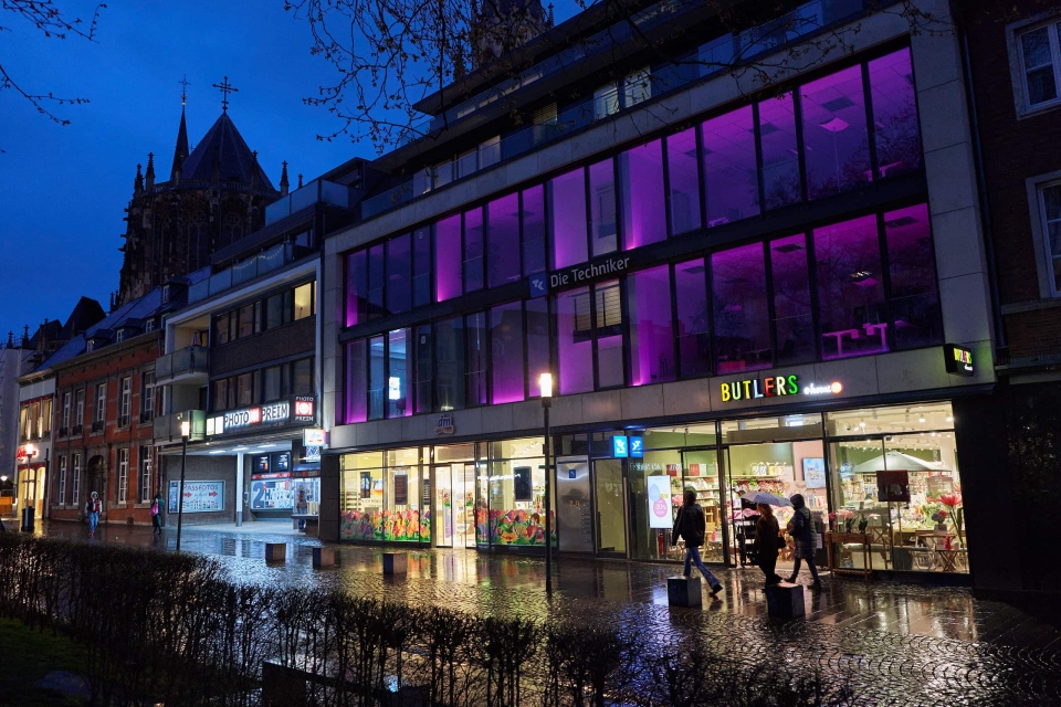 Canon-R1_CR12224_Capture-One_Camera-Portrait