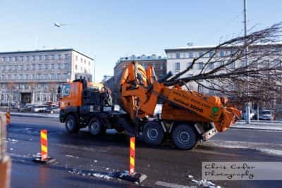 Träd flyttas under Västlänkenbygget