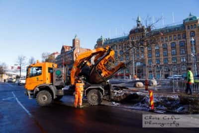 Träd flyttas under Västlänkenbygget
