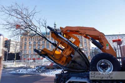 Träd flyttas under Västlänkenbygget